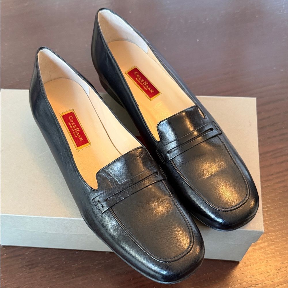 Cole Haan Classic Black Leather Flats - Picture 1 of 8